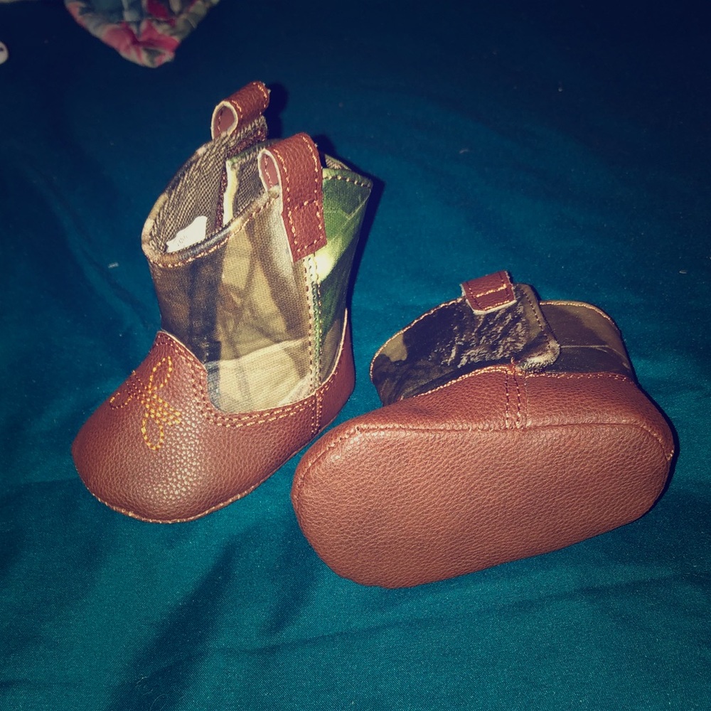 NWOT Camo Baby Boots